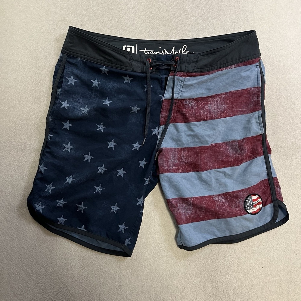 Travis Mathew Board Shorts Men's 34 Blue Red American Flag Swim Beach Patriotic